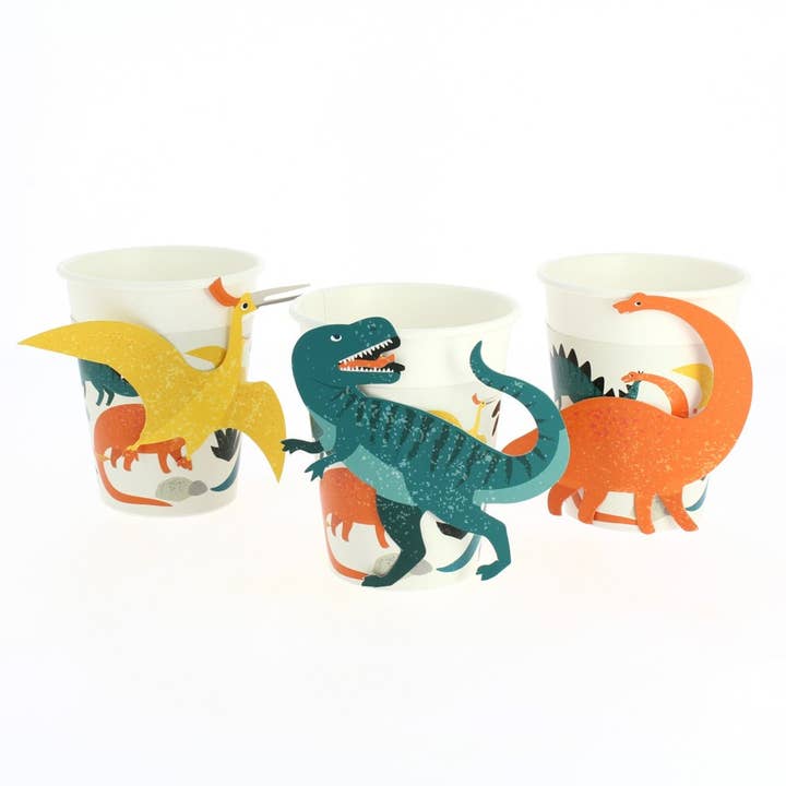 Dinosaurier-Becher mit 3D-Deko Dinosaurier-Becher mit 3D-Deko